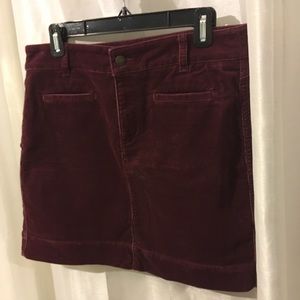 LOFT Burgundy corduroy mini skirt. Size 8